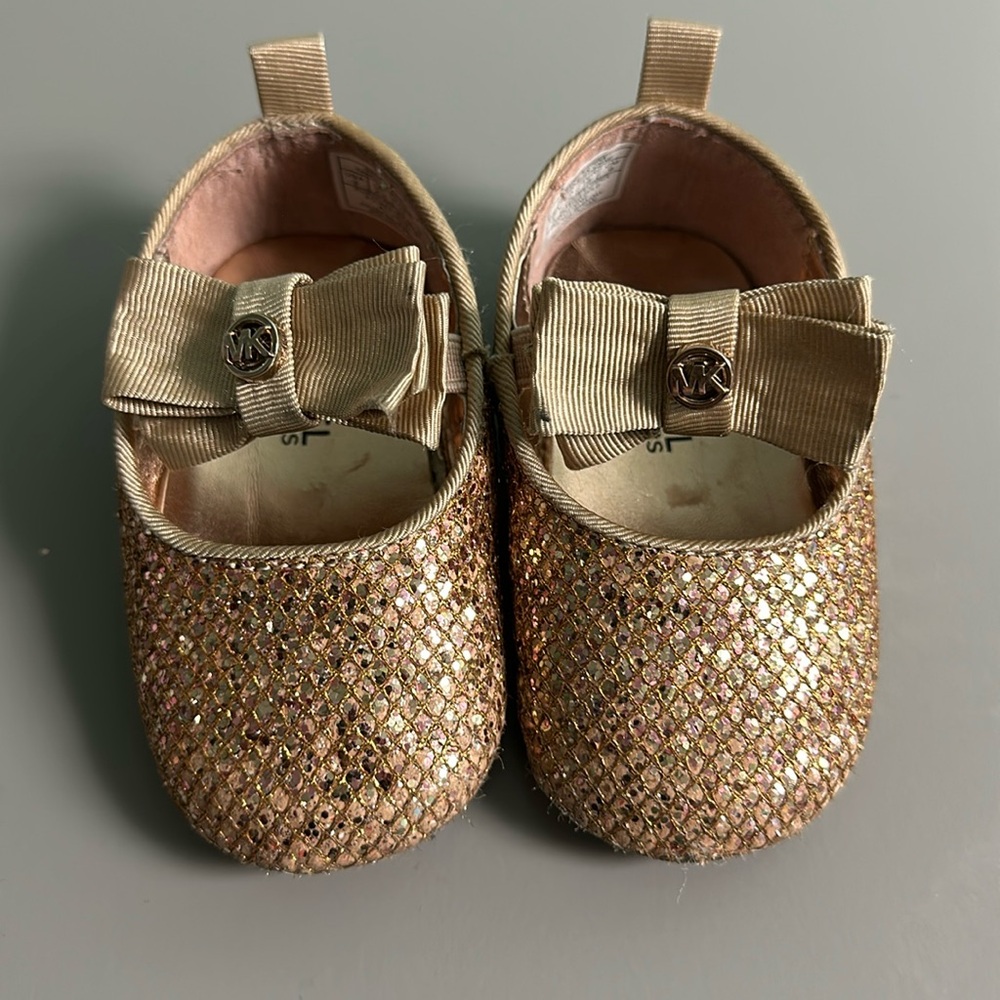 Baby crib Michael Kors gold sparkle shoes Size3